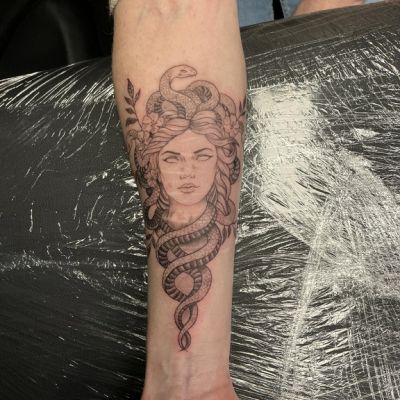 red beard tattoo vailly sur aisne